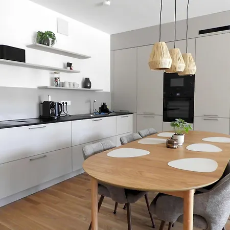Luxurioeses 4-zimmer-apt Im Boho-stil I Top-lage I Familienfreundlich I Terrasse I Grosser Garten I Kueche I Netflix I Kostenloser Parkplatz I 105 M2 * Eltville am Rhein