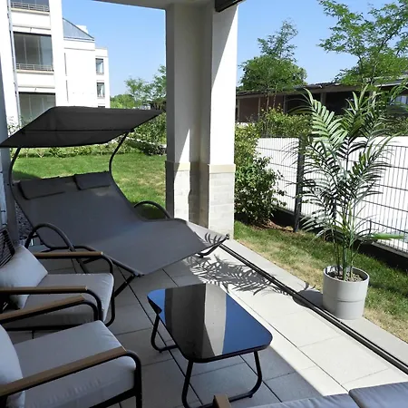 Luxurioeses 4-zimmer-apt Im Boho-stil I Top-lage I Familienfreundlich I Terrasse I Grosser Garten I Kueche I Netflix I Kostenloser Parkplatz I 105 M2 *