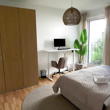 Luxurioeses 4-zimmer-apt Im Boho-stil I Top-lage I Familienfreundlich I Terrasse I Grosser Garten I Kueche I Netflix I Kostenloser Parkplatz I 105 M2 Appartement