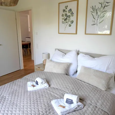 Appartement Luxurioeses 4-zimmer-apt Im Boho-stil I Top-lage I Familienfreundlich I Terrasse I Grosser Garten I Kueche I Netflix I Kostenloser Parkplatz I 105 M2