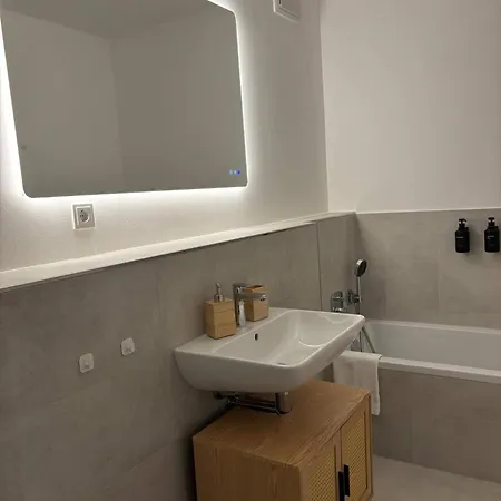 Luxurioeses 4-zimmer-apt Im Boho-stil I Top-lage I Familienfreundlich I Terrasse I Grosser Garten I Kueche I Netflix I Kostenloser Parkplatz I 105 M2 * Eltville am Rhein