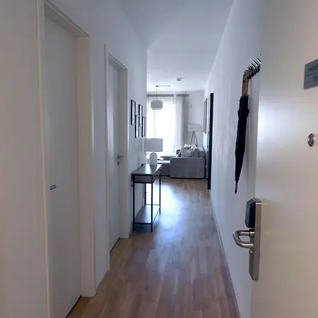 Apartman Luxurioeses 4-zimmer-apt Im Boho-stil I Top-lage I Familienfreundlich I Terrasse I Grosser Garten I Kueche I Netflix I Kostenloser Parkplatz I 105 M2 *