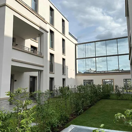 Luxurioeses 4-zimmer-apt Im Boho-stil I Top-lage I Familienfreundlich I Terrasse I Grosser Garten I Kueche I Netflix I Kostenloser Parkplatz I 105 M2 Apartman *
