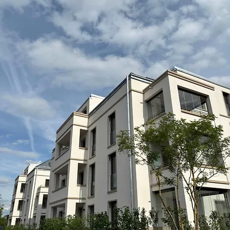 Appartement Luxurioeses 4-zimmer-apt Im Boho-stil I Top-lage I Familienfreundlich I Terrasse I Grosser Garten I Kueche I Netflix I Kostenloser Parkplatz I 105 M2 *