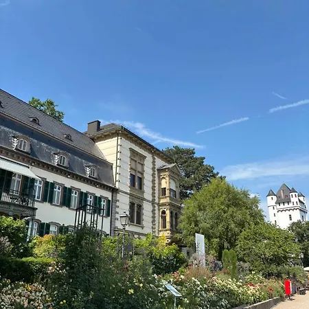 Luxurioeses 4-zimmer-apt Im Boho-stil I Top-lage I Familienfreundlich I Terrasse I Grosser Garten I Kueche I Netflix I Kostenloser Parkplatz I 105 M2 * Eltville am Rhein