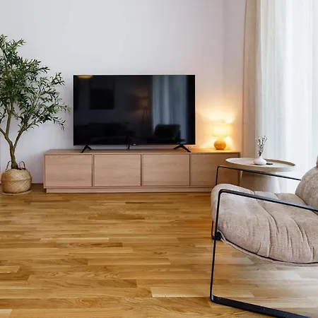 Apartment Luxuriöses 4-zimmer-apt Im Boho-stil I Top-lage I Familienfreundlich I Terrasse I Großer Garten I Küche I Netflix I Kostenloser Parkplatz I 105 M2 *