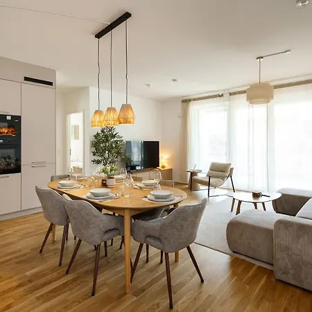 Luxurioeses 4-zimmer-apt Im Boho-stil I Top-lage I Familienfreundlich I Terrasse I Grosser Garten I Kueche I Netflix I Kostenloser Parkplatz I 105 M2 *