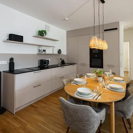 Luxurioeses 4-zimmer-apt Im Boho-stil I Top-lage I Familienfreundlich I Terrasse I Grosser Garten I Kueche I Netflix I Kostenloser Parkplatz I 105 M2 Eltville am Rhein