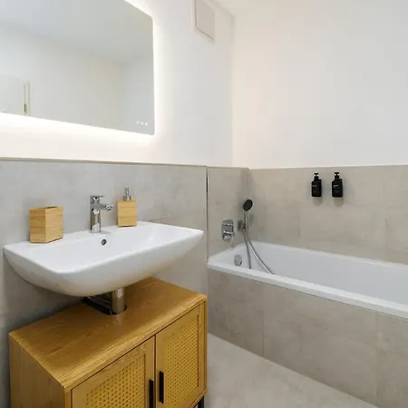 Luxuriöses 4-zimmer-apt Im Boho-stil I Top-lage I Familienfreundlich I Terrasse I Großer Garten I Küche I Netflix I Kostenloser Parkplatz I 105 M2 Apartment Eltville am Rhein