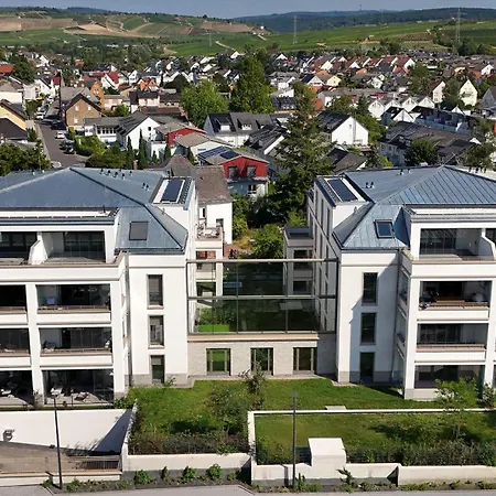 Appartement Luxurioeses 4-zimmer-apt Im Boho-stil I Top-lage I Familienfreundlich I Terrasse I Grosser Garten I Kueche I Netflix I Kostenloser Parkplatz I 105 M2 *